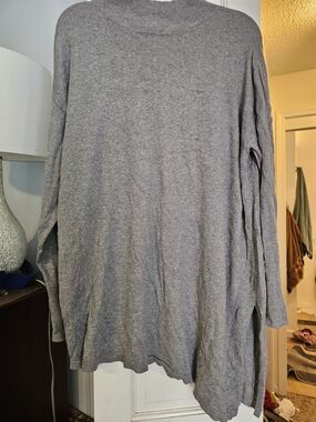 4/$25 Worthington Light Gray Crewneck Knit Sweater